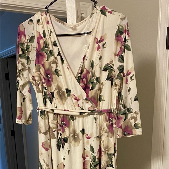 Pinkblush Dresses Pinkblush White Floral Plus Maternitynursing Wrap